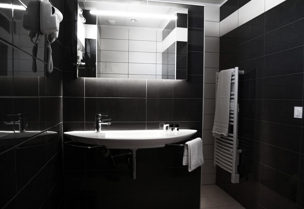 Le Cay Otel Roquebrune-sur Argens Oda fotoğraf